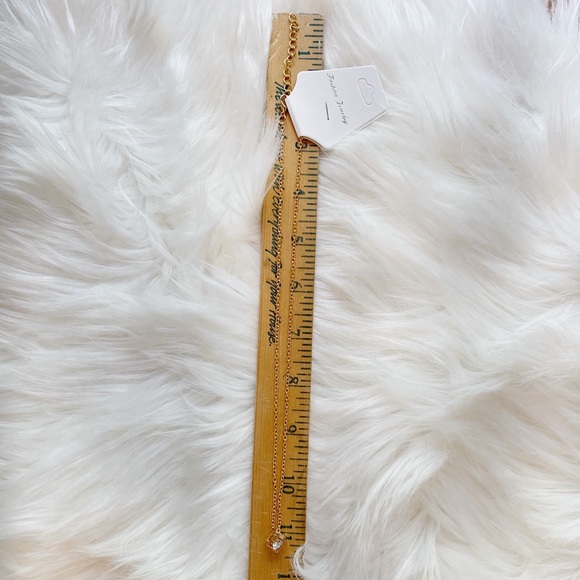 Floating Crystal Gold Dainty Necklace (NWT) - Picture 8 of 10